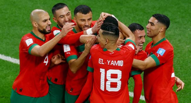 Sömürgecilere futbol topu ile atılan tokat !